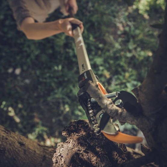 Sécateur universel PowerGear FISKARS pour couper les branches et le bois