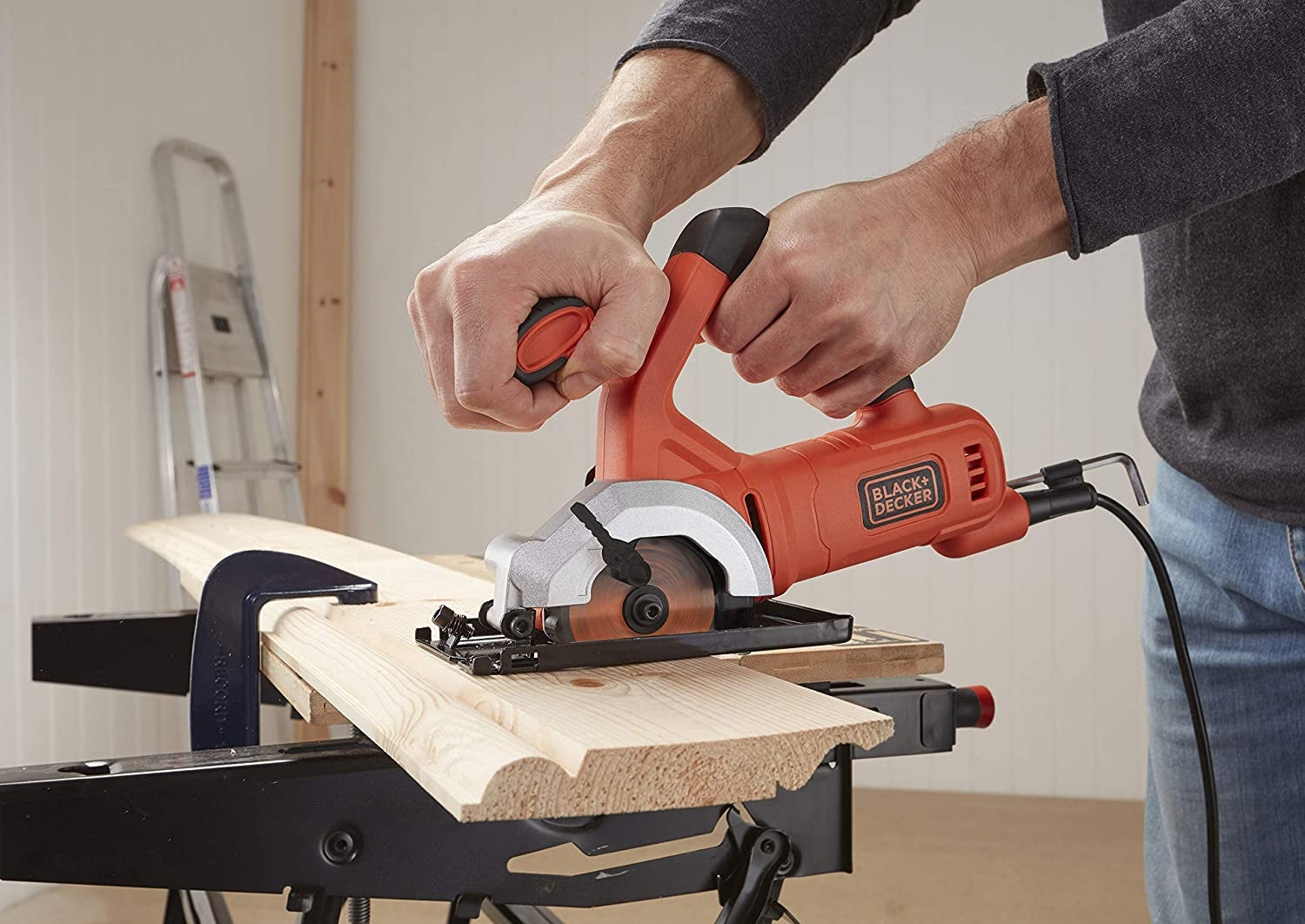 Sega Circolare 400W BLACK+DECKER BES510