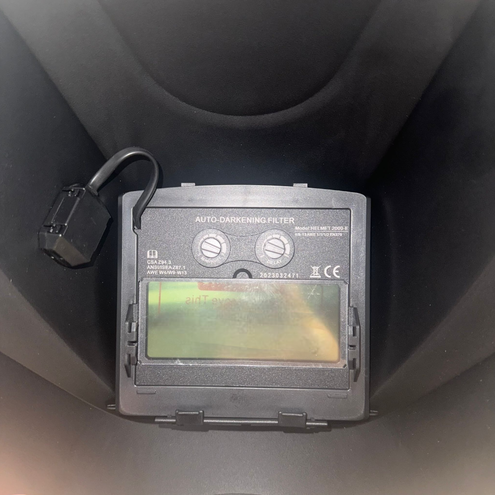 Masque de soudage professionnel avec système d'obscurcissement électronique et automatique STANLEY