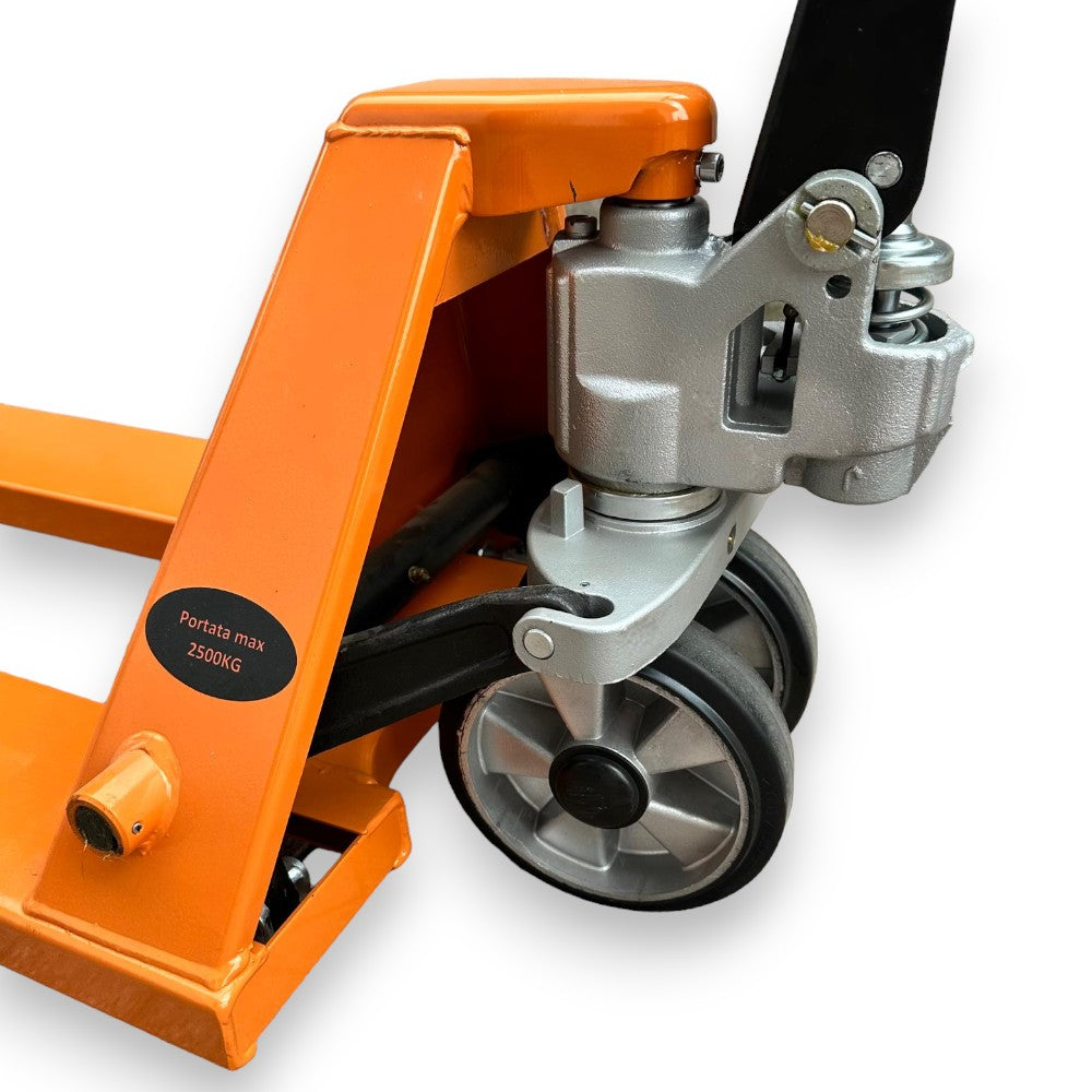 Transpalette manuel pour le transport de plates-formes palettes d'une capacité de 2500 kg 