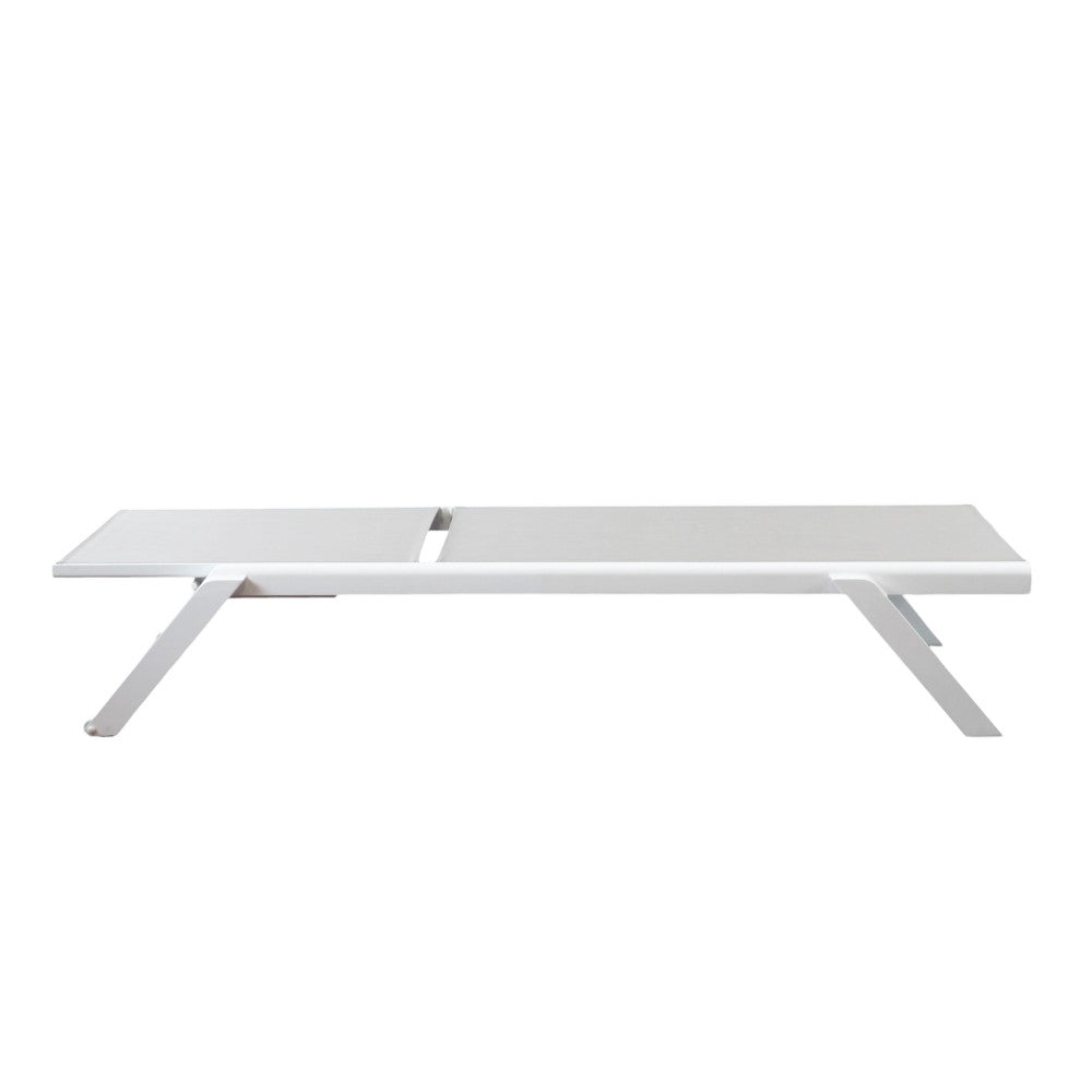 Lettino prendisole da giardino con struttura in alluminio bianco e rivestimento in texilene 198x72xH35.5 cm Solaria