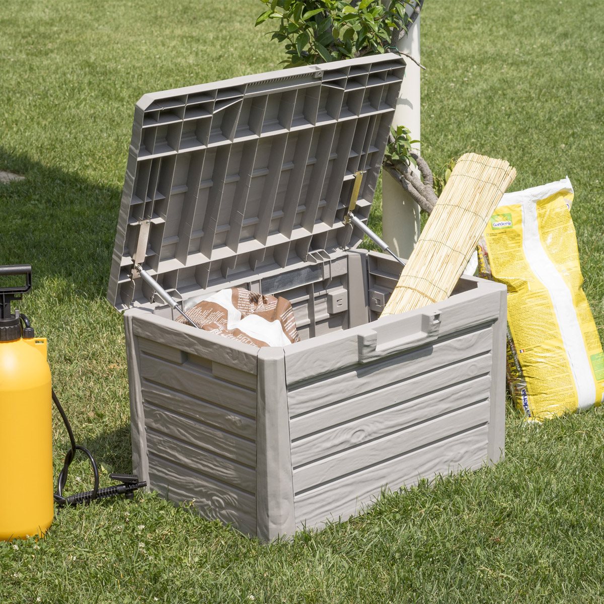 Malle en résine avec couvercle73x46x50 Coffre polyvalent Florida Compact