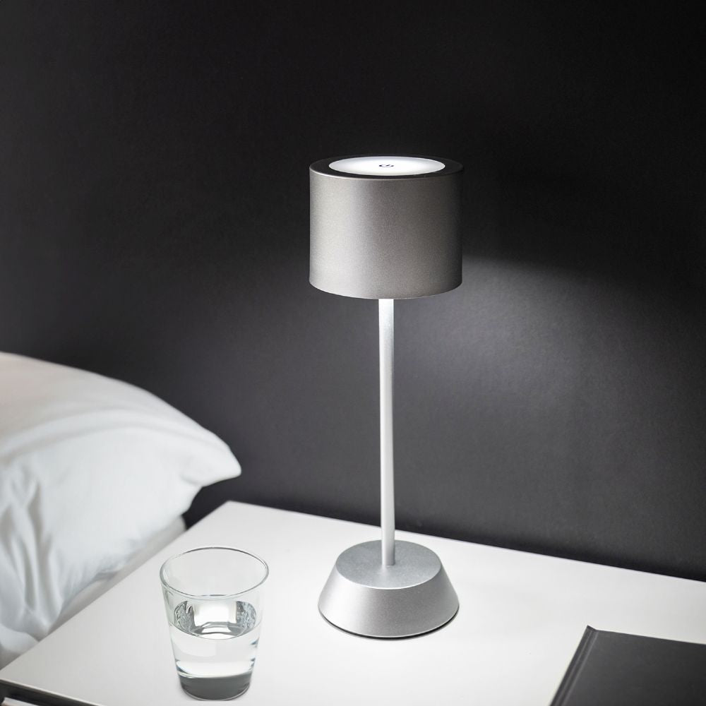 Lampe de table Aladina avec capteur tactile argenté rechargeable 3 intensités de luminosité