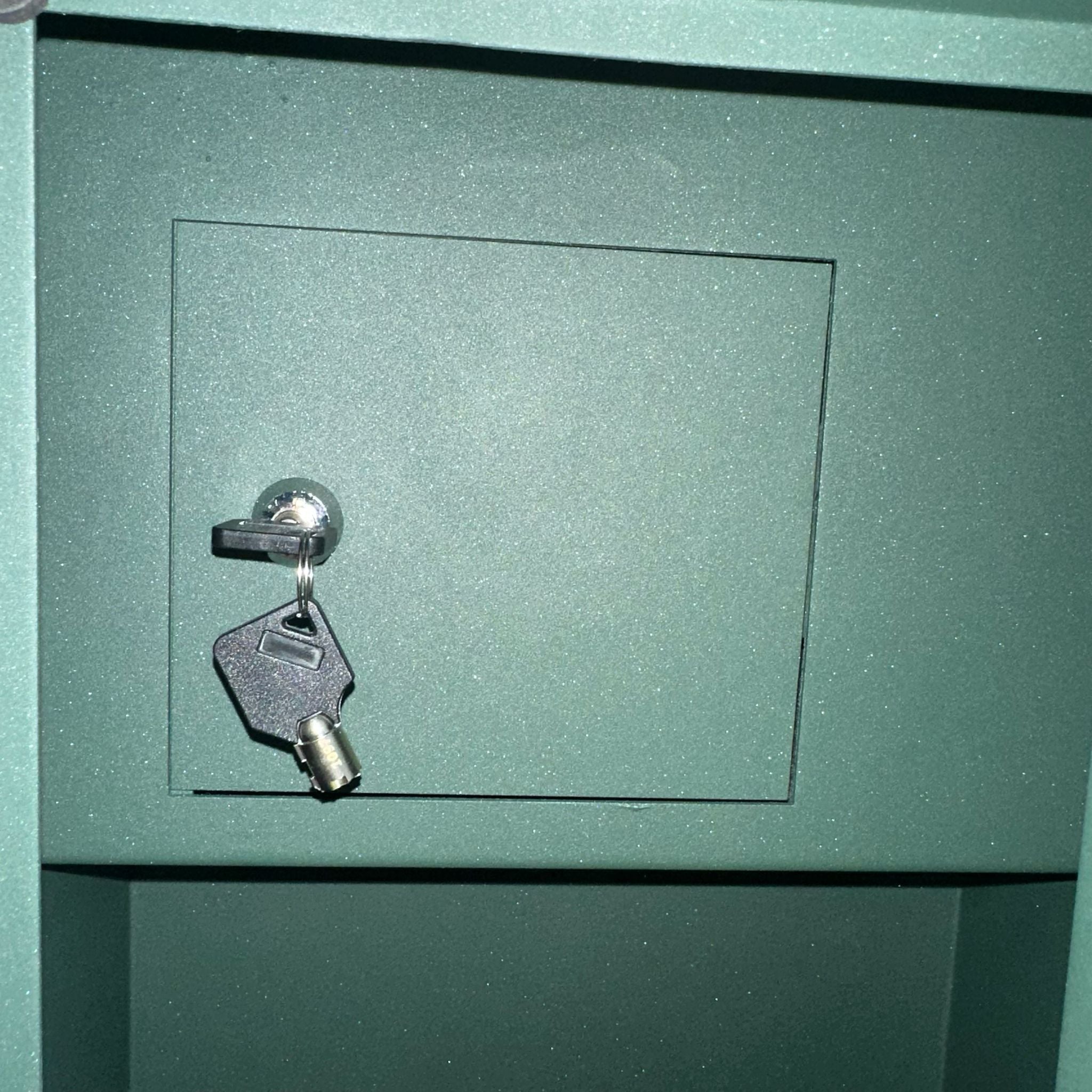 Armoire à armes 5 places en acier vert militaire avec coffre-fort interne STARK S5001T