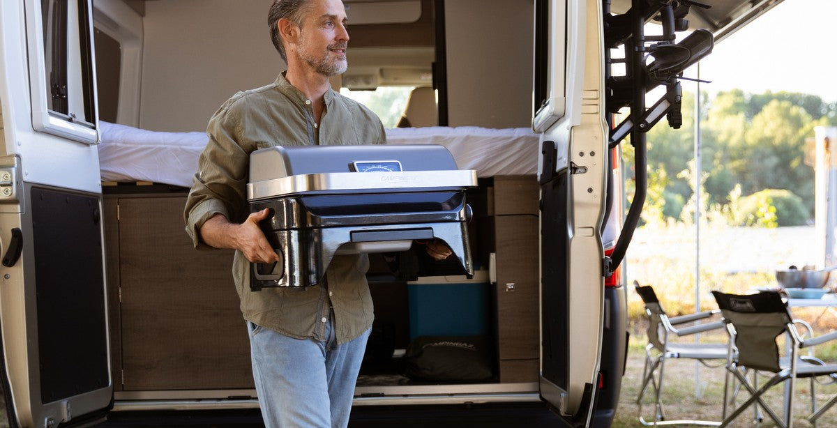 Barbecue à gaz avec plan en fonte 48x26 cm Campingaz Attitude 2GO CV 