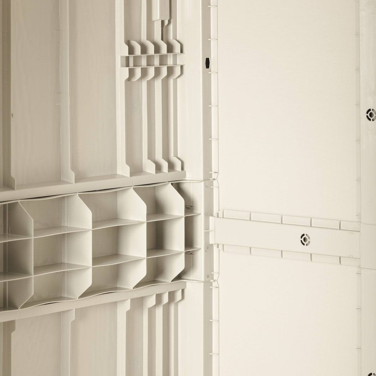 Abri d'extérieur en résine pour jardin avec 2 portes verrouillables High Stora Way Toomax 