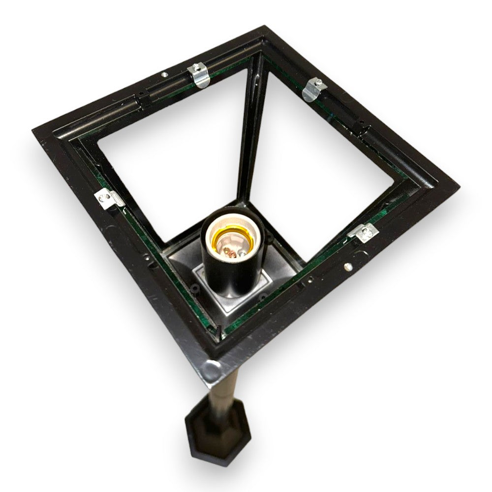 Lanterne aluminium sur mât noir pour extérieur H120 cm avec 1 lumière 100W modèle NEW YORK