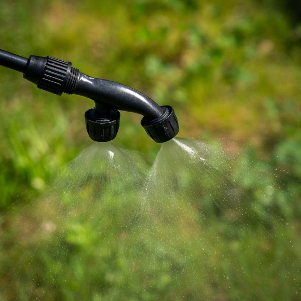 Pompe de pulvérisation à dos de 12 litres avec batterie au lithium amovible de 4 Ah avec lance en acier inoxydable et en laiton