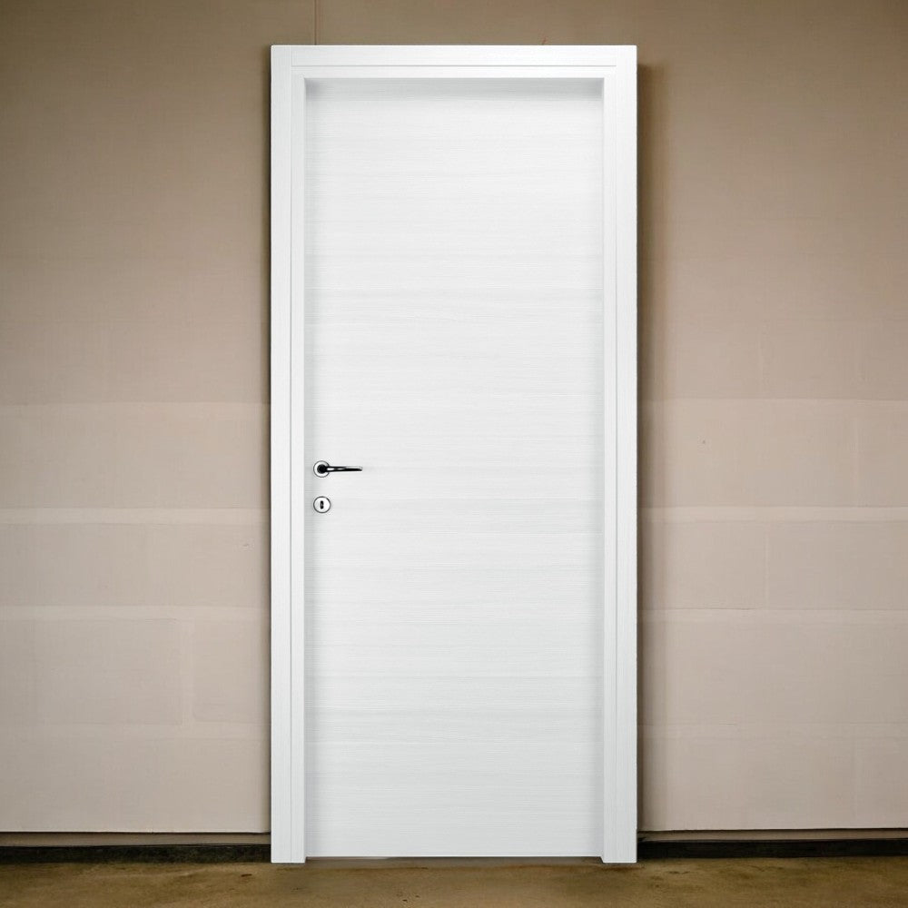 Porte battante réversible en bois de sapin blanc avec renforts 