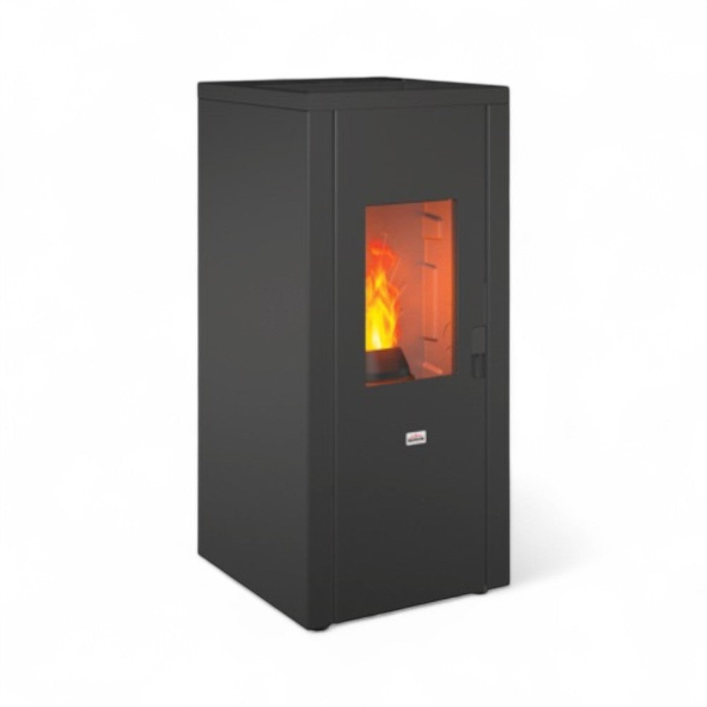 Stufa a pellet in acciaio 7 Kw con uscita fumi posteriore e dispositivo antiscoppio A+ Queen 77 EVO 5.0