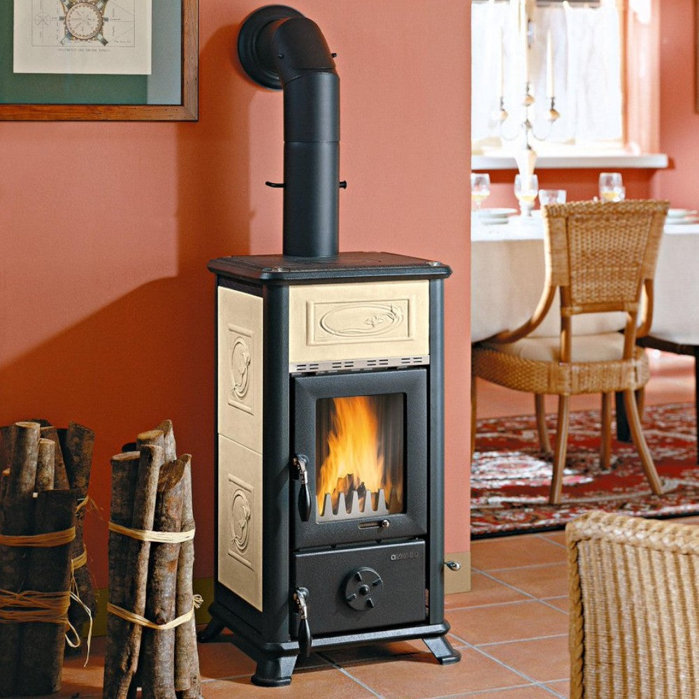 Poêle à bois avec structure en fonte et revêtement extérieur en majolique, système de post-combustion de 6 kw Gemma Liberty Nordica