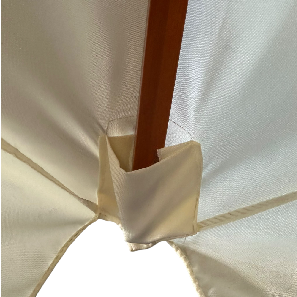 <transcy>Parasol en bois naturel 300x300 cm avec base de support</transcy>