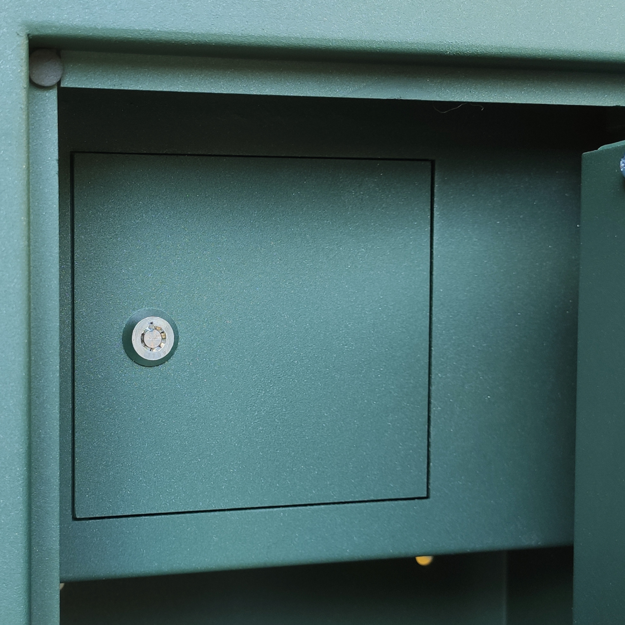 Armoire à armes 5 places en acier vert militaire avec coffre-fort interne STARK S5001T