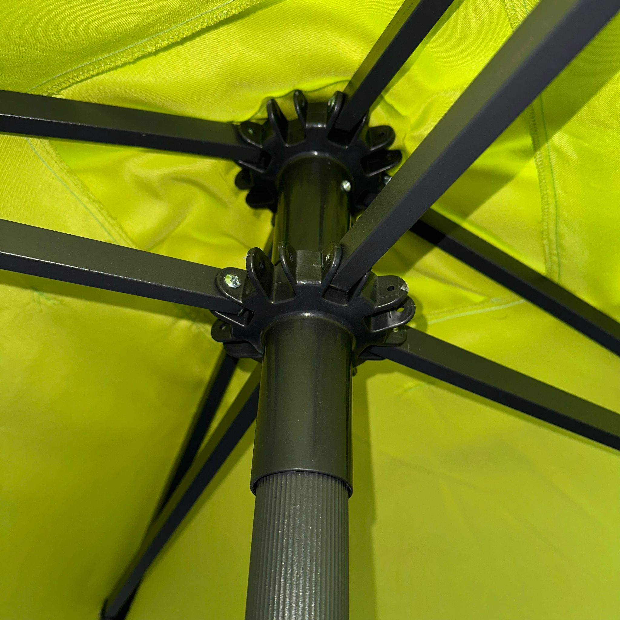 <transcy>Parasol carré 2x2mt en aluminium vert jardin mer meubles de plage</transcy>