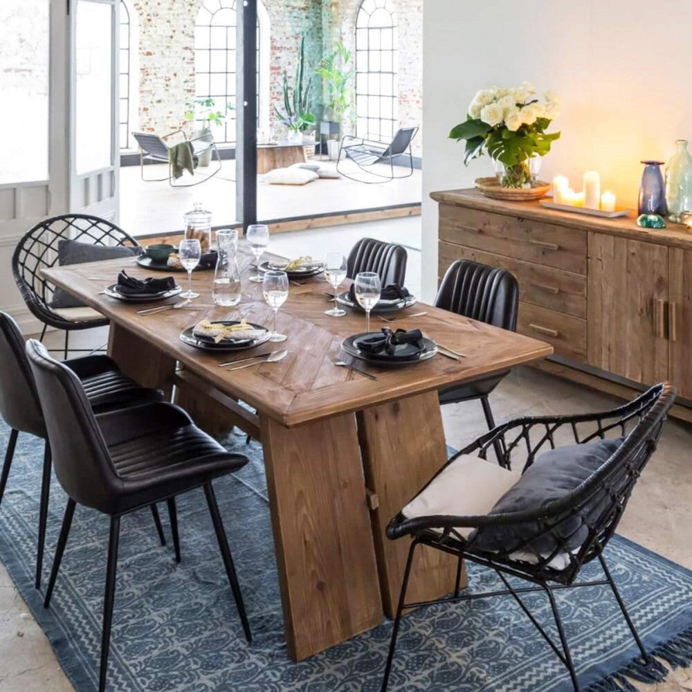 Table de salle à manger d'intérieur rustique en bois de pin avec surface travaillée de Brindisi