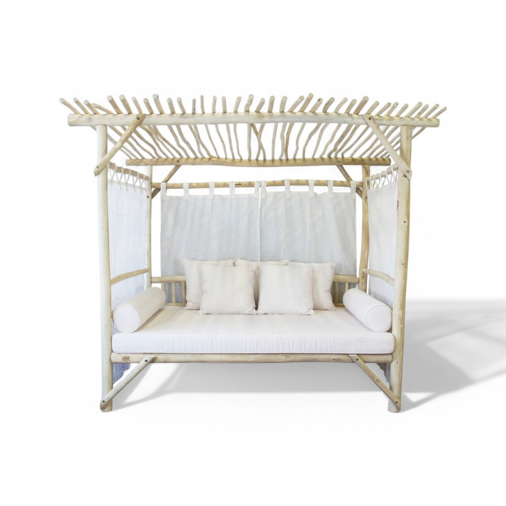 Lit gazebo cosmopolite