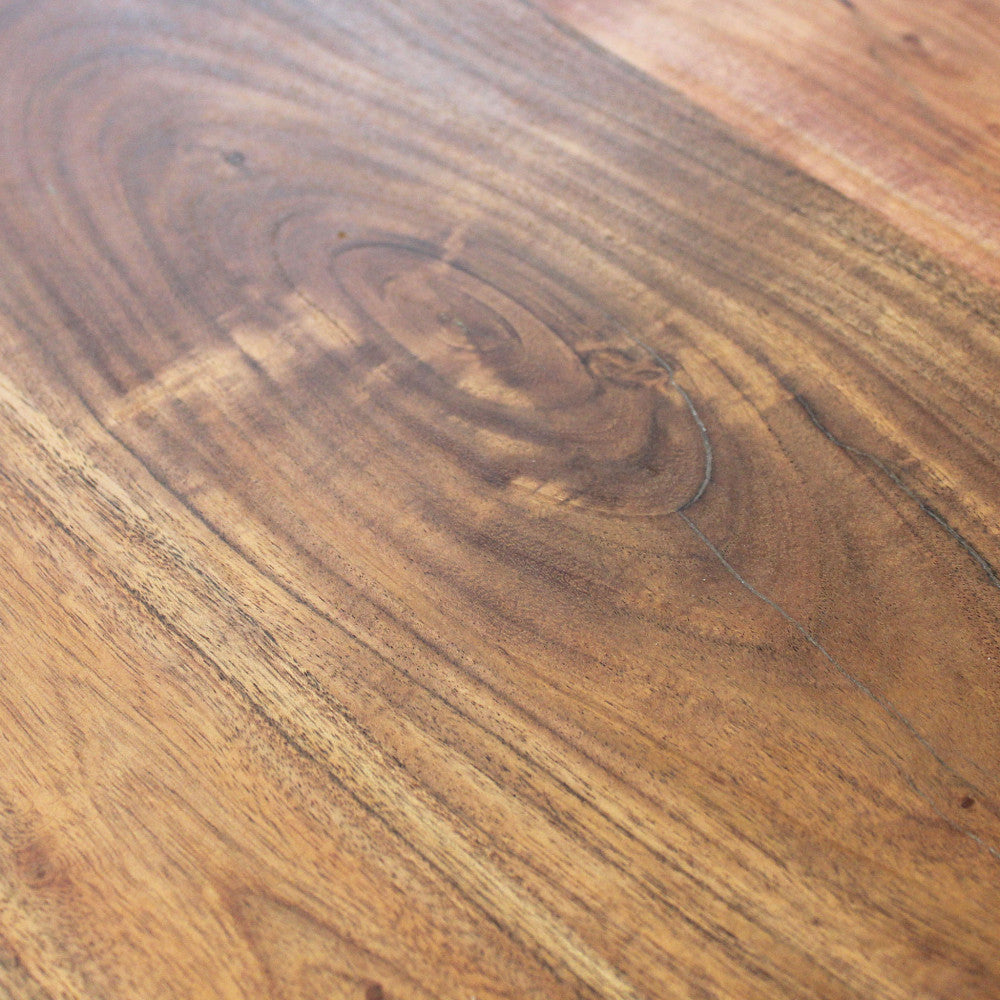 Meuble TV Nister en bois d'acacia avec 2 portes et 2 étagères