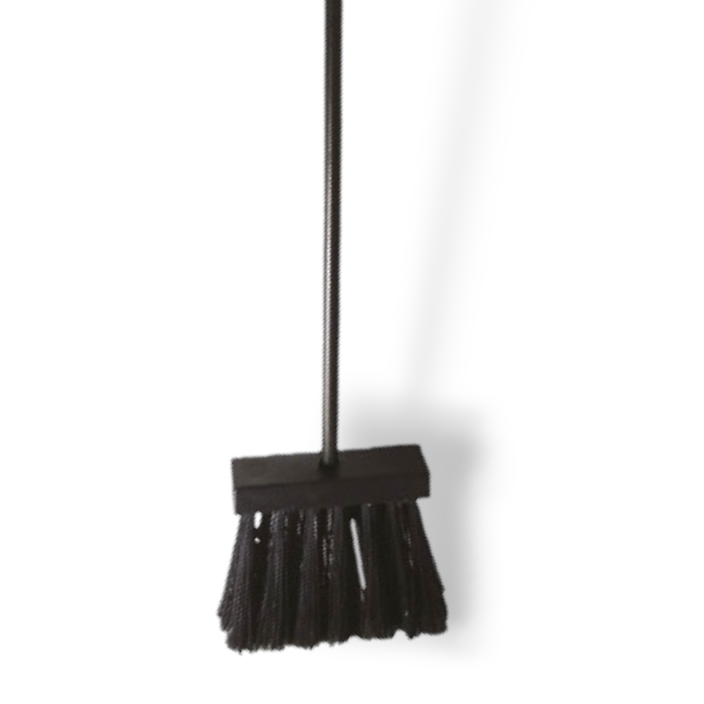 Kit de nettoyage de cheminée comprenant 4 outils en fer forgé, un balai, une pince, un tisonnier et un perchoir porte-outils