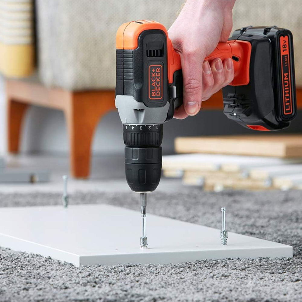 Visseuse sans fil 18V avec 72 accessoires et 2 piles + coffret premium DCD 001 C2AFC Black&amp;Decker