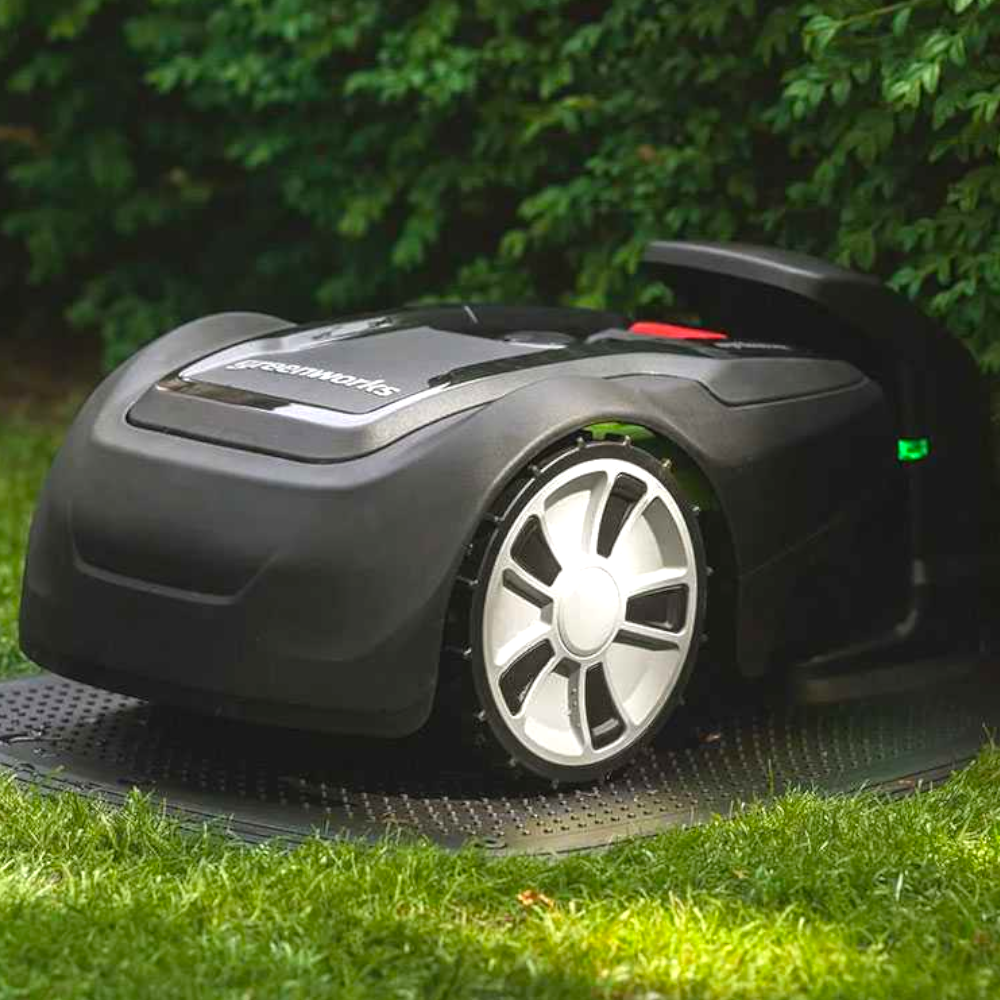 Robot tondeuse Bluetooth silencieux, alimenté par batterie, 48 V, avec contrôle par application Greenworks OPTIMOW 7