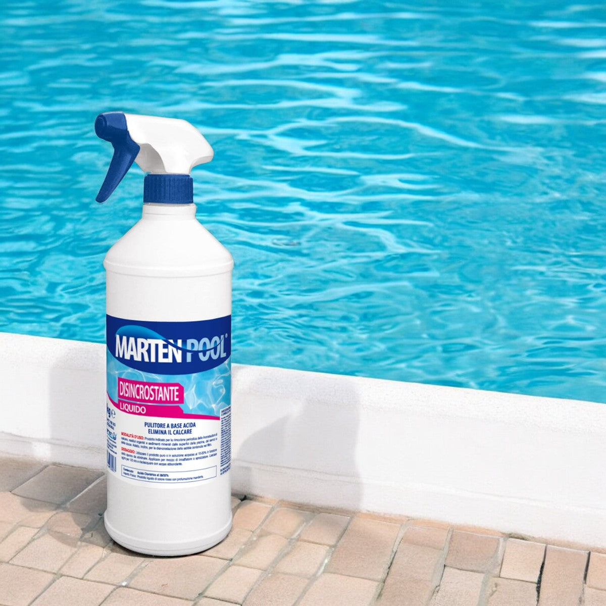 Disincrostante spray 1 lt anticalcare  e rifiuti organici per piscine e docce esterne