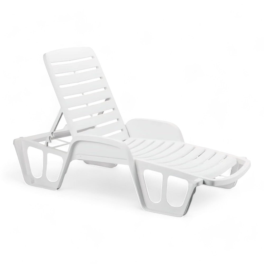 Chaise longue d'extérieur en résine avec dossier inclinable et empilable Blanc.