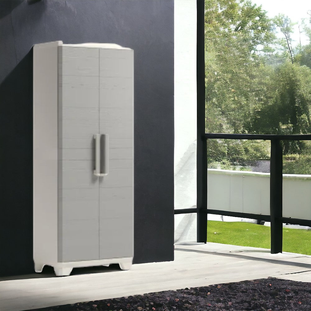 Armoire d'extérieur en résine avec 2 portes effet bois verrouillables avec cadenas Linear Wood Keter 