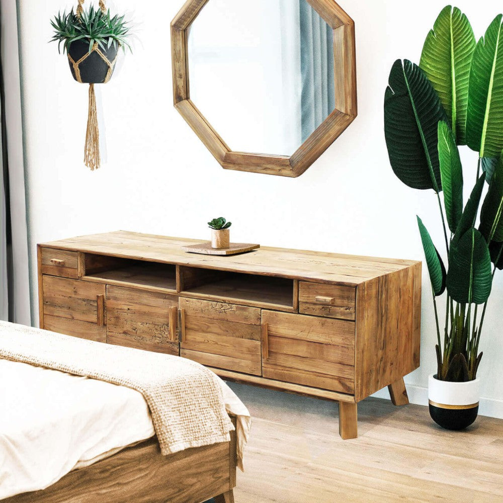 Meuble TV en pin LAUREN avec 2 tiroirs, 4 portes et 2 étagères