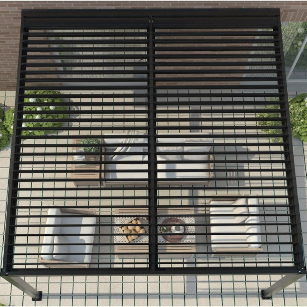 Pergola bioclimatica in alluminio 4x4 mt addossata a parete con lamelle frangisole