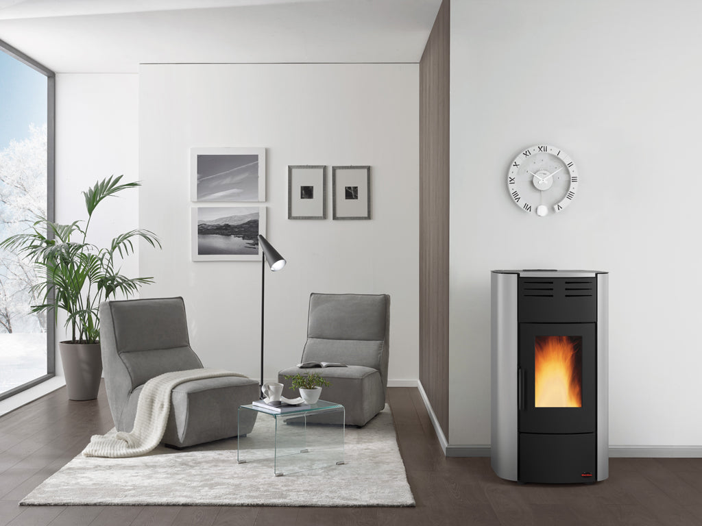 Poêle thermo à pellets avec structure en acier 18,8 kw avec télécommande Raffaella 19 idro Nordica Extraflame