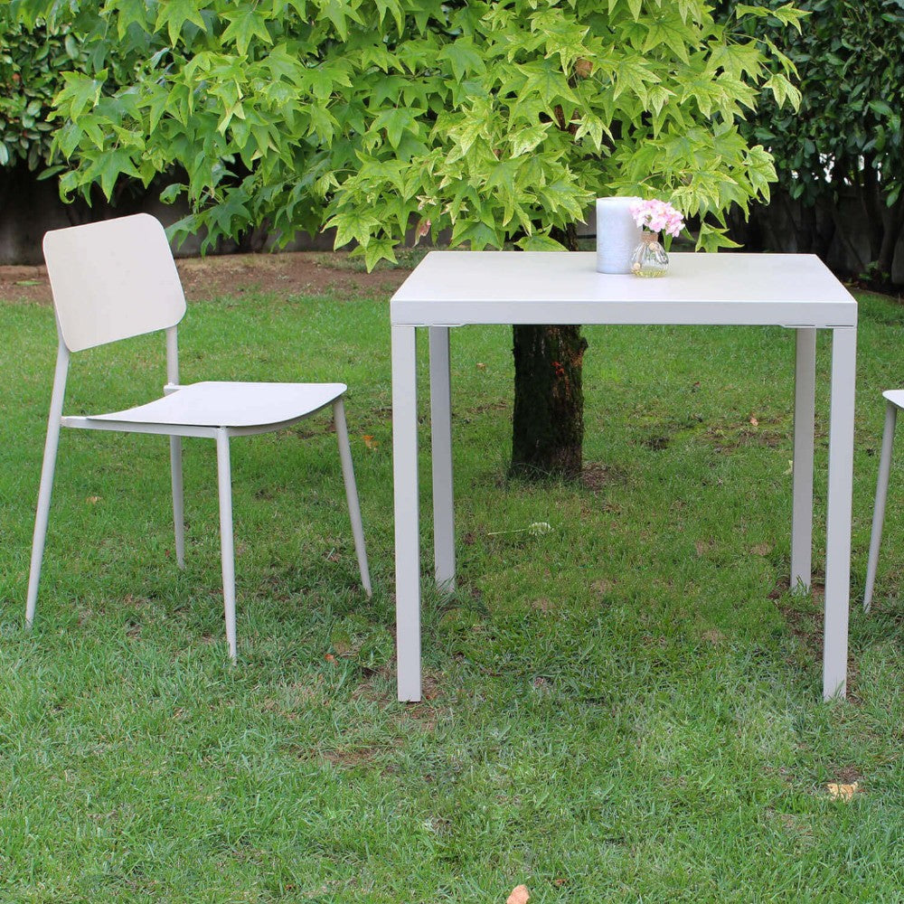 Chaise de jardin d'extérieur empilable sans accoudoirs avec structure en métal Latina