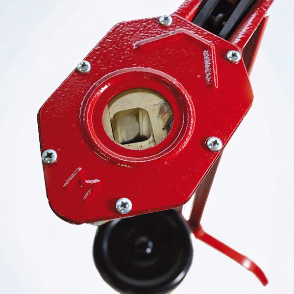 Capsuleuse de bouteilles avec mâchoires en laiton sur support pour bouchons en liège adaptée à plusieurs bouteilles