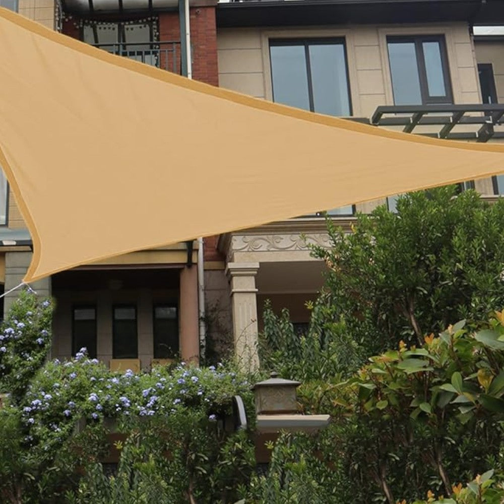 Voile d'ombrage d'extérieur triangulaire pour cours et jardins en PEHD beige 