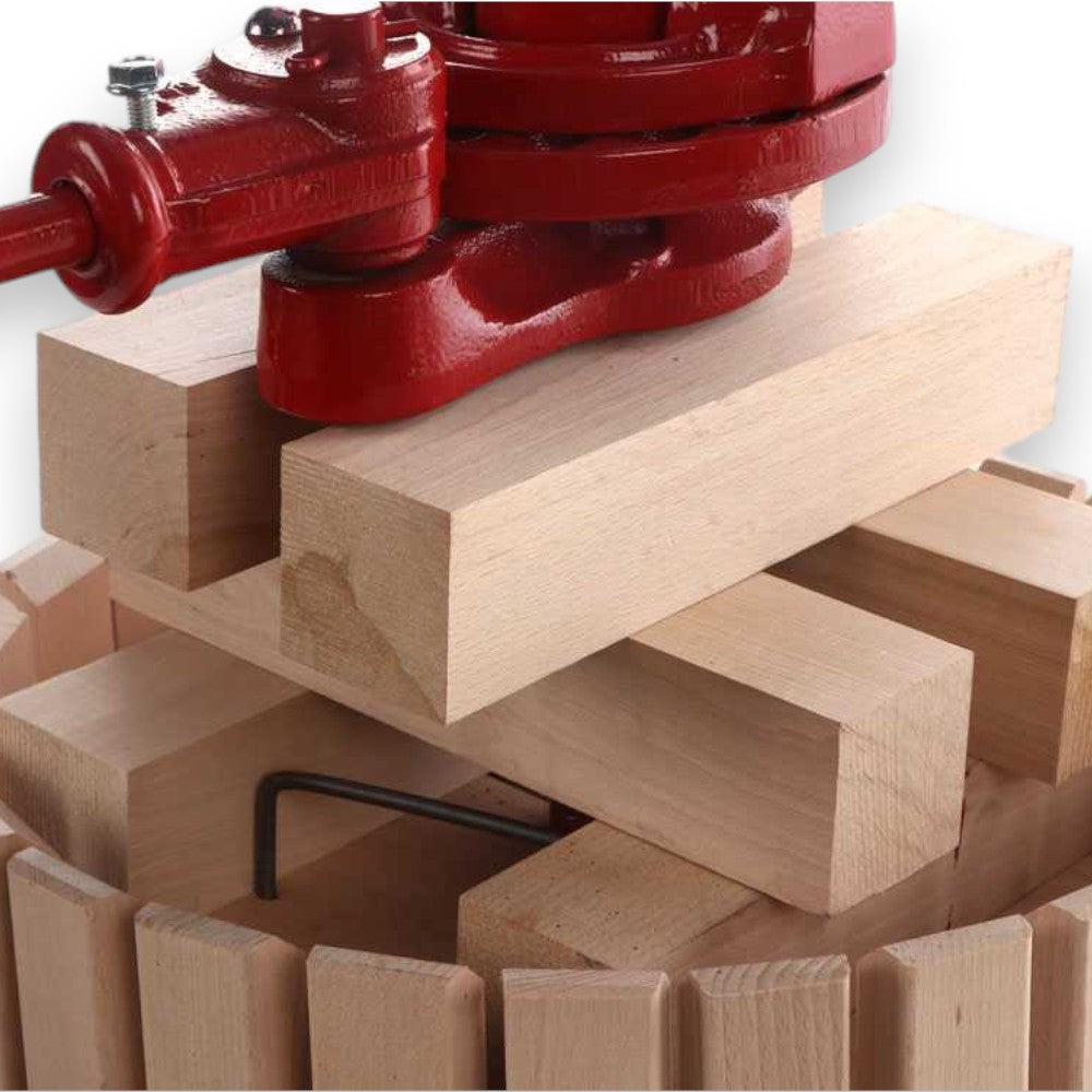 Pressoir mécanique à cliquet avec cage en bois pour le traitement du raisin
