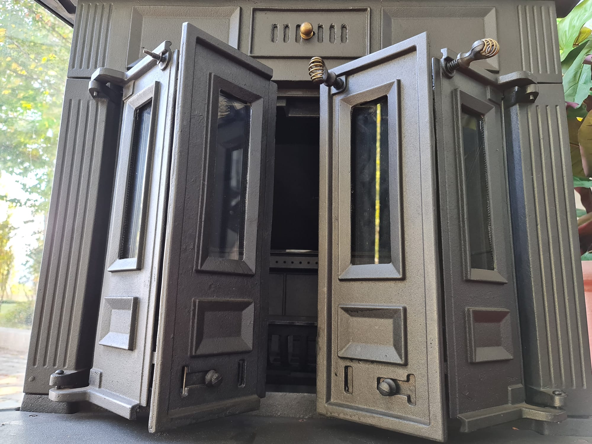 Stufa camino a Legna in ghisa 13 kW con ante e braciere Parlor Franklin