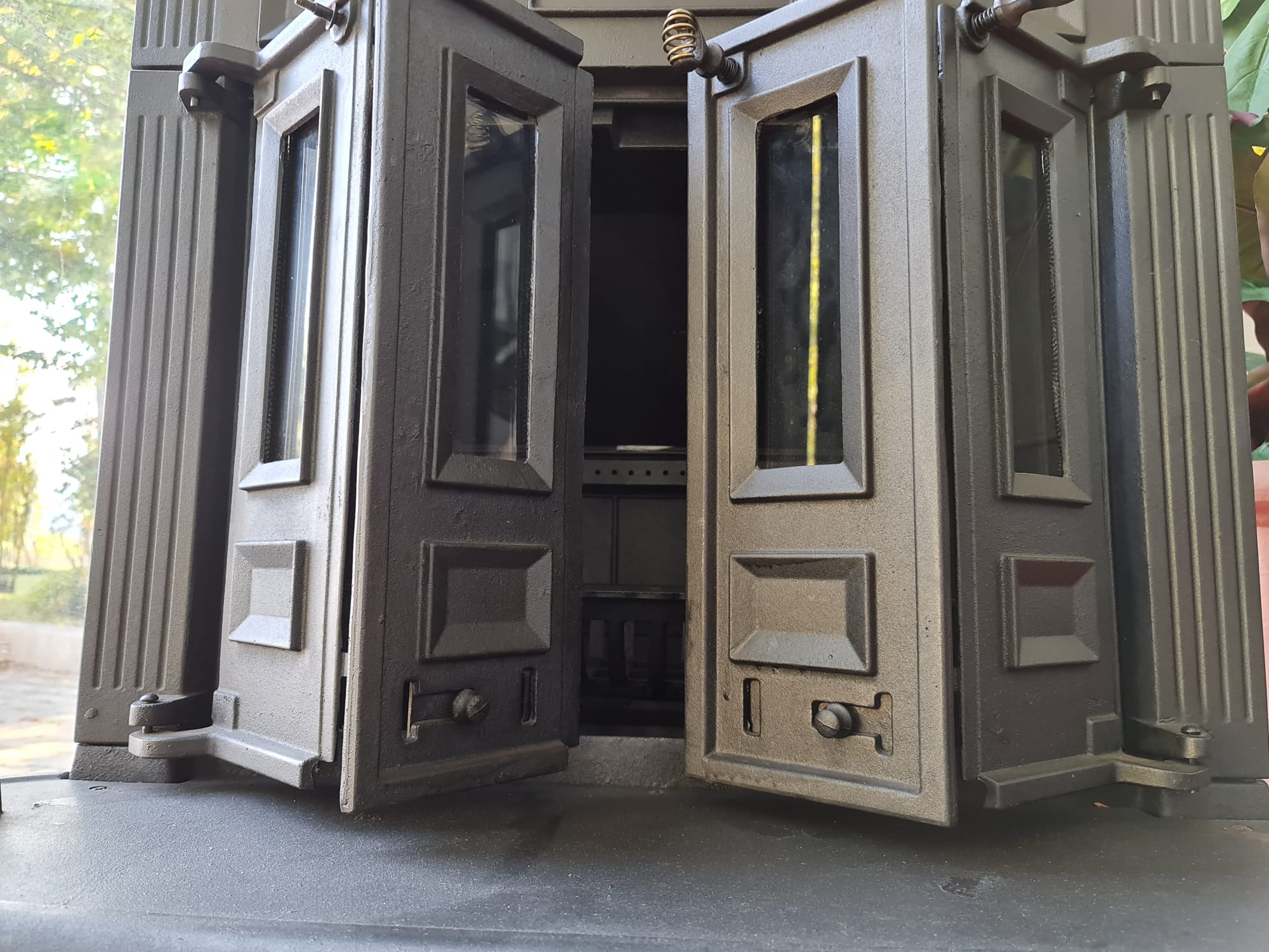 Stufa camino a Legna in ghisa 13 kW con ante e braciere Parlor Franklin