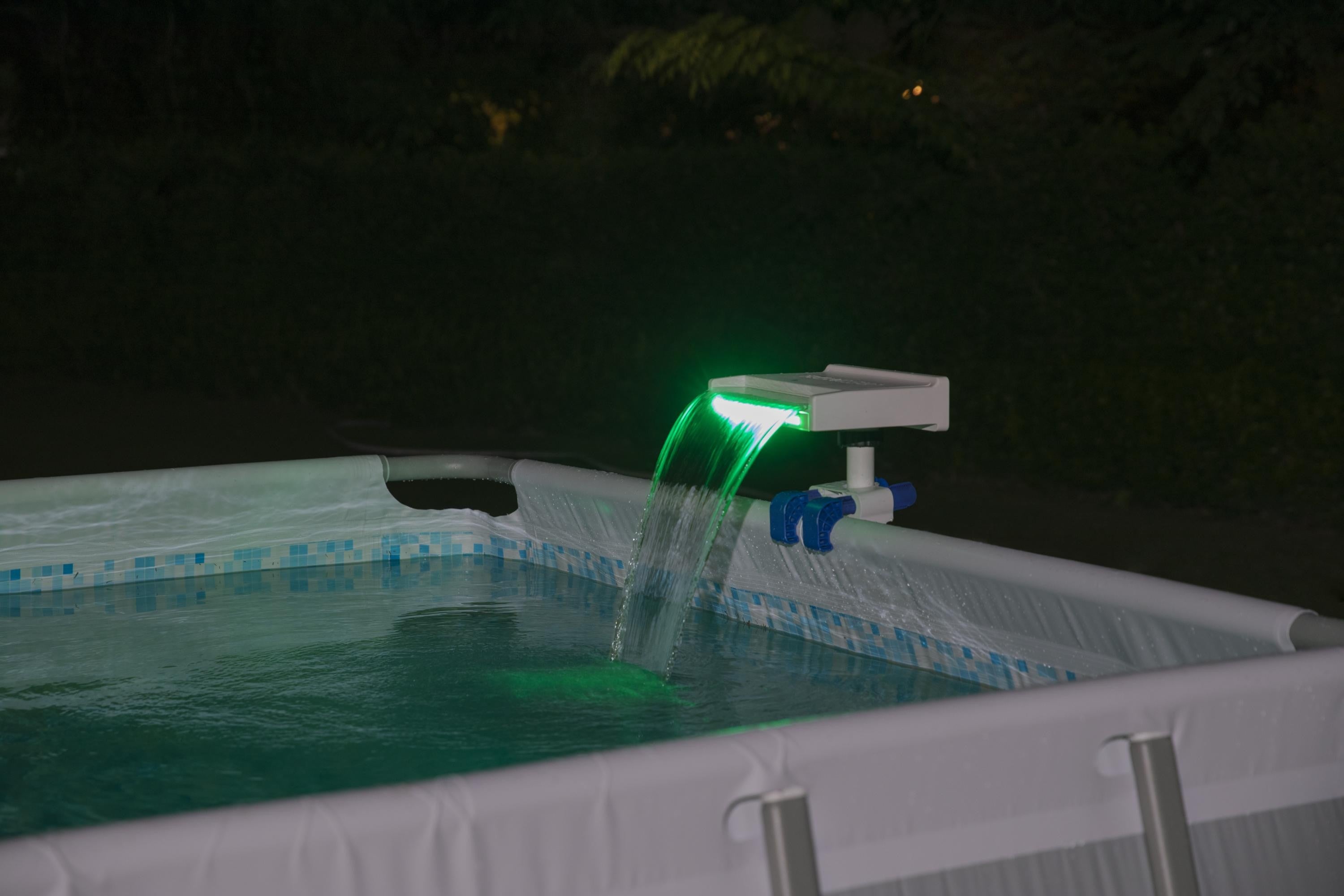 Cascata Flowclear per piscina con luci a LED rilassante massaggio Bestway 58619