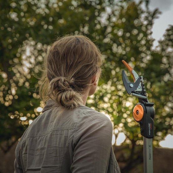 Svettatoio telescopico per taglio rami e legno Universal PowerGear FISKARS