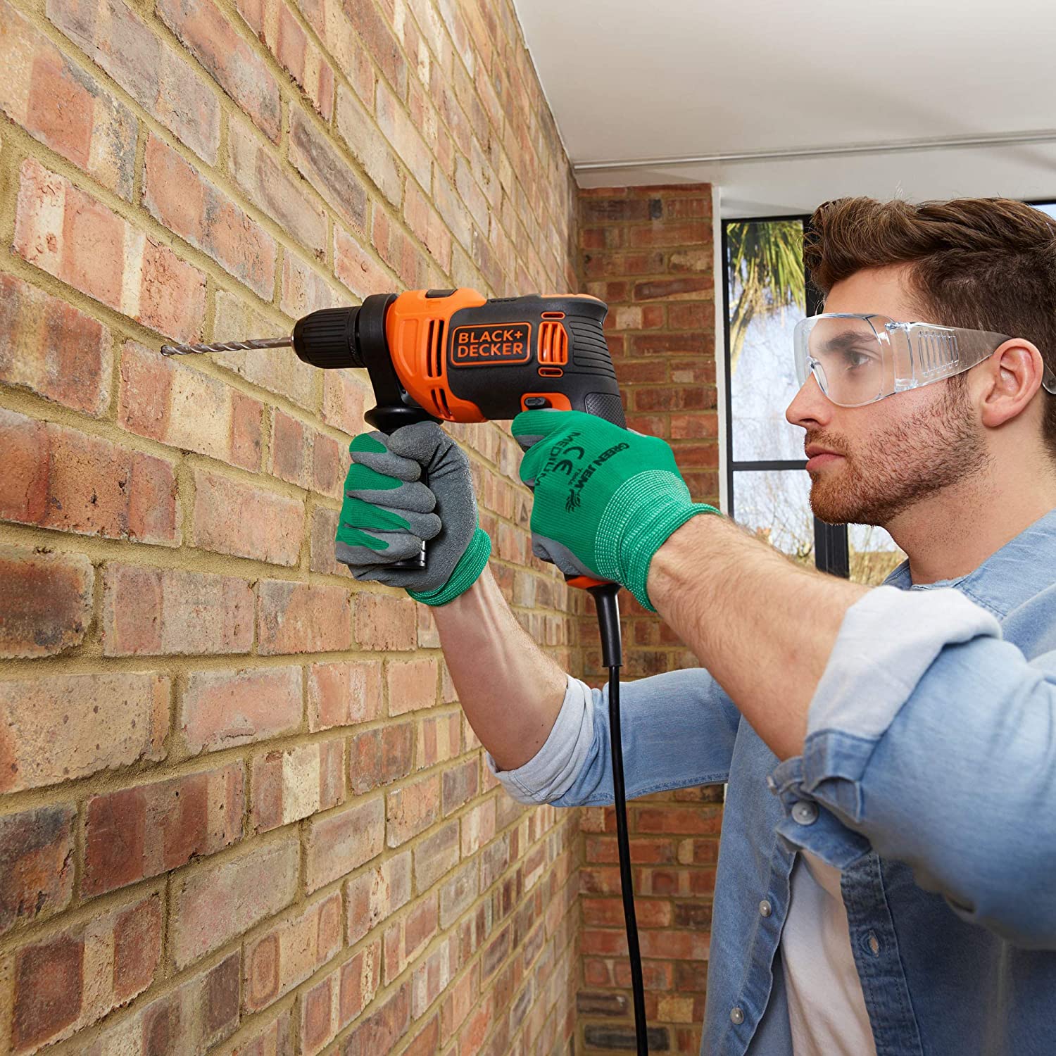 Trapano a Percussione 710W con Borsa e Accessori BLACK+DECKER BEH710SA32