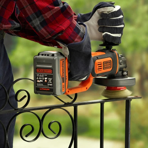 Smerigliatrice Angolare a Batteria BLACK+DECKER BCG720M1