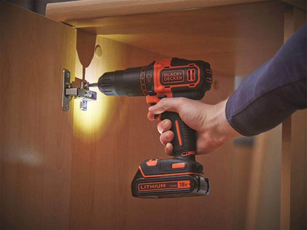 Trapano Avvitatore con valigetta Premium contenente 2 batterie + 80 accessori BLACK+DECKER BDCHD18BAFC