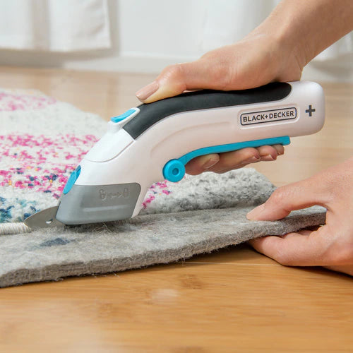 Forbice elettrica multiuso ricaricabile con 2 lame per il taglio di vari materiali BLACK+DECKER