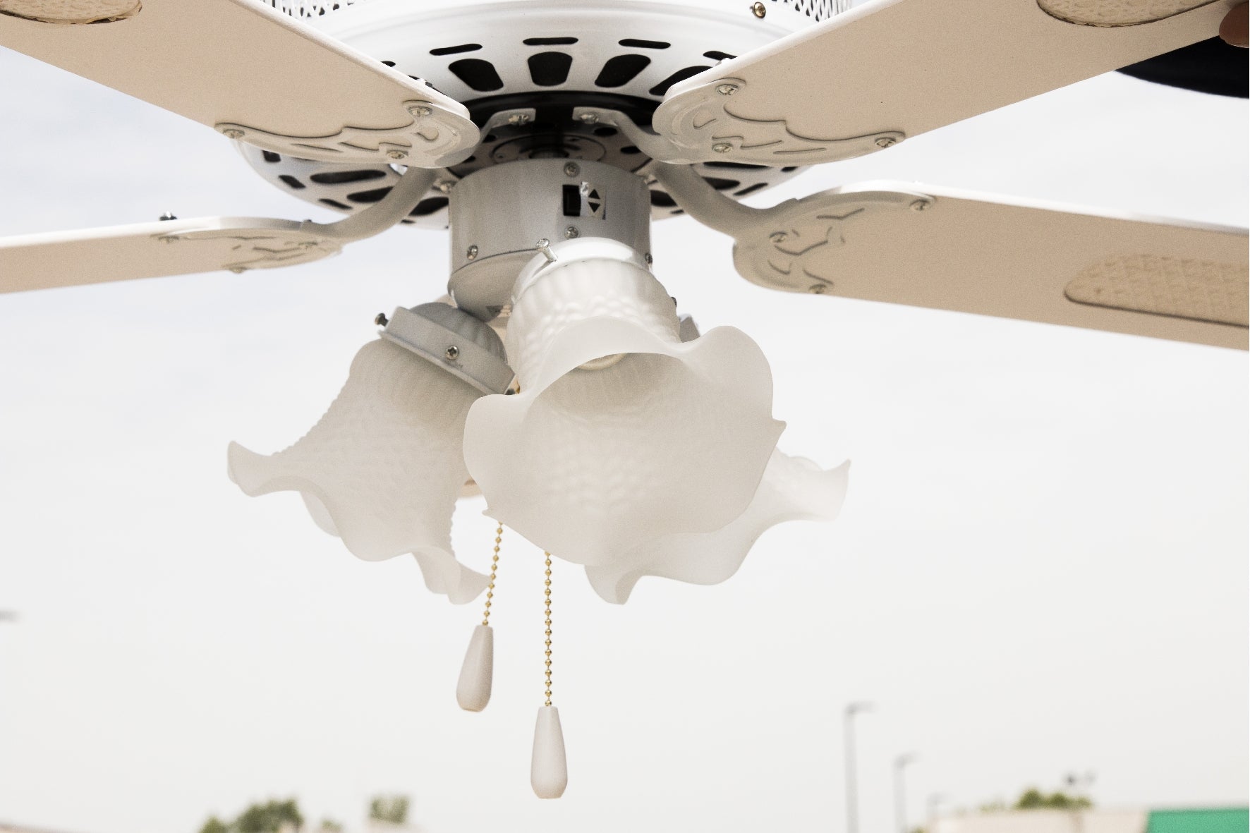 Ventilatore a soffitto 5 pale in legno con inserti paglia di Vie