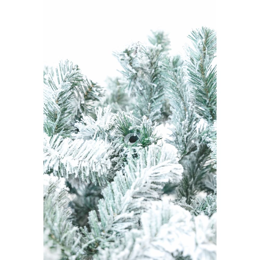 Albero di natale abete verde innevato con struttura ad incastro e base in metallo Sestriere Superior