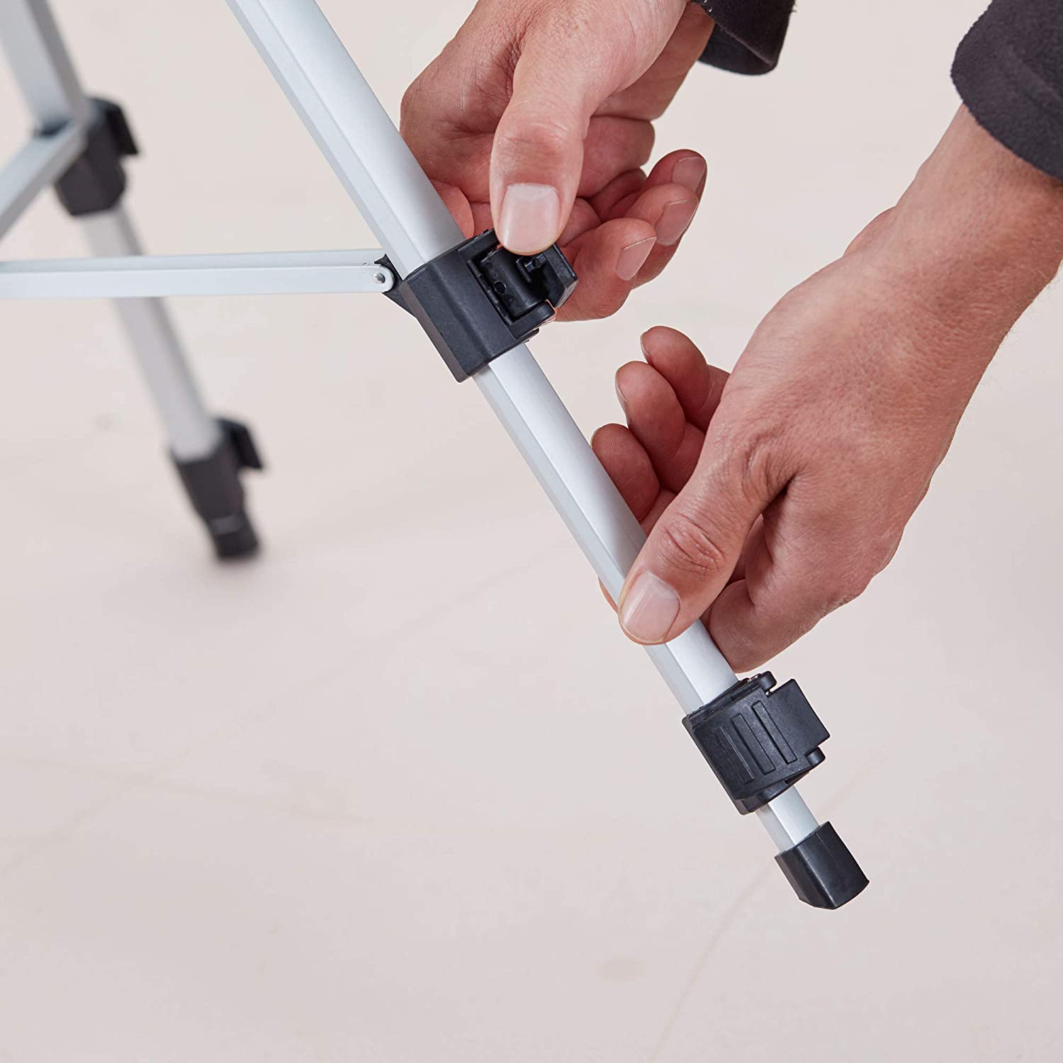 Treppiedi telescopico Stanley per misuratori e livelle 1-77-201