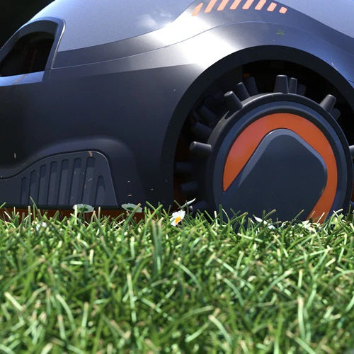 Robot Tagliaerba professionale automatico Black+Decker BCRMW121