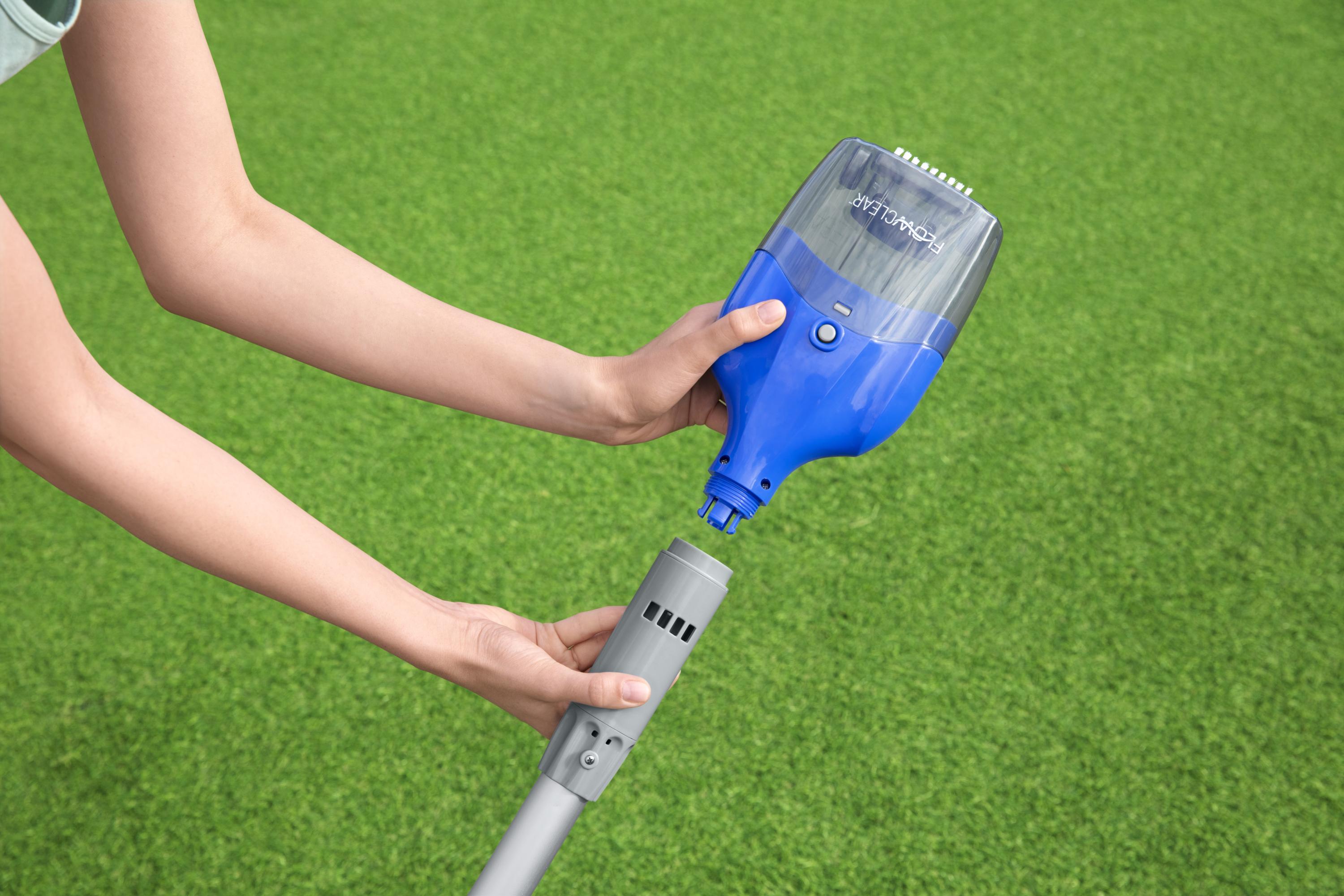 Scopa aspirante pulitore a batteria per piscina e spa Flowclear AquaTech Bestway 58648