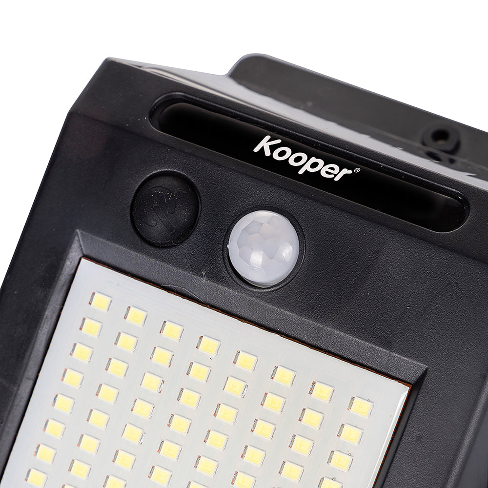 Lampada segnapassi con sensore crepuscolare 64 led e 3 intensità di luminosità, Kooper