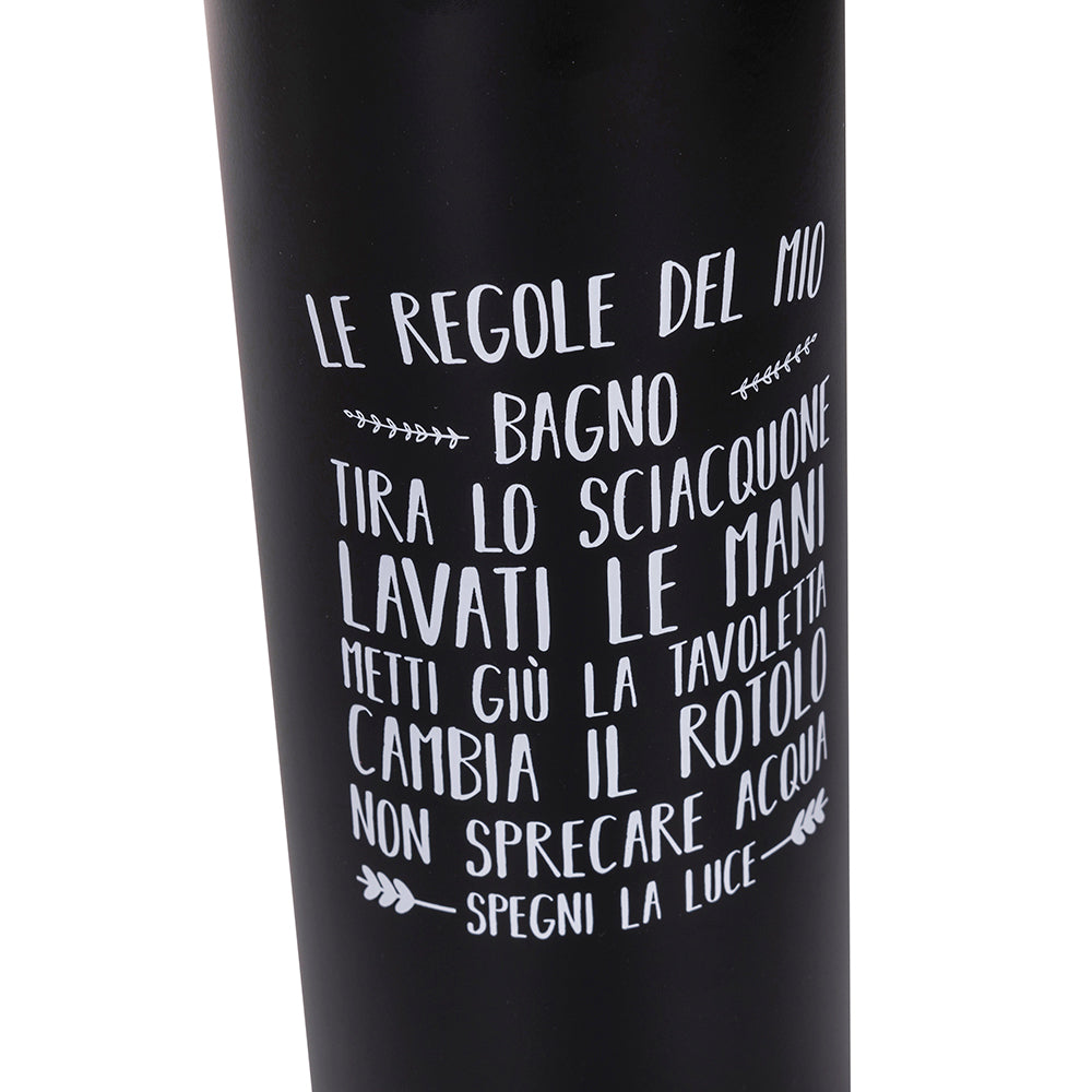 Portascopino Ø9xh39 cm in metallo bianco o nero decorato con scritte Le regole del bagno