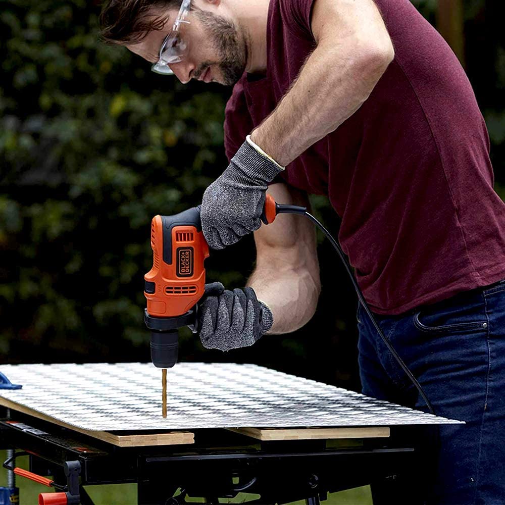 Trapano a percussione 550W con impugnatura supplementare per maggiore precisione BLACK+DECKER BEH550